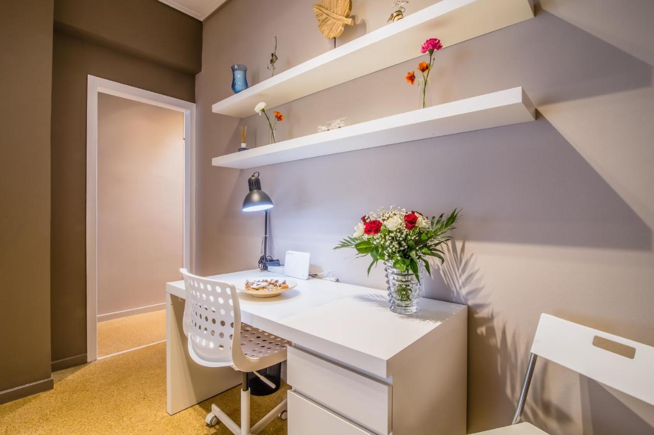 Glyfada'S Central Apartment Афины Экстерьер фото